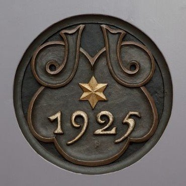 Bænkegavl, årstal 1925